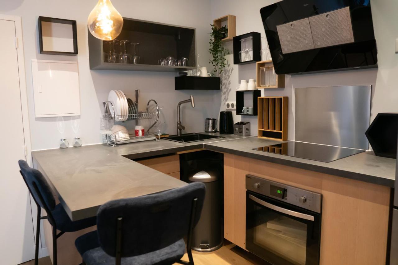 Coeur De Ville T2, Terrasse, Clim Tt Equipe, Parking Sanary-sur-Mer Bagian luar foto